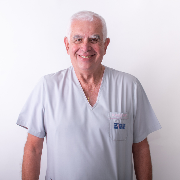 Dr. Carlos Garay (Consultor en Obstetricia)
